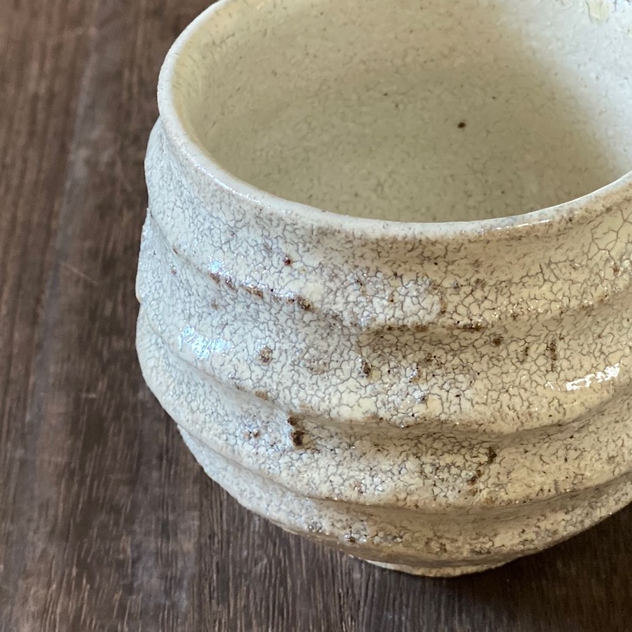 粉引唐津窯変焼酎カップA | 鏡山窯オンラインショップ